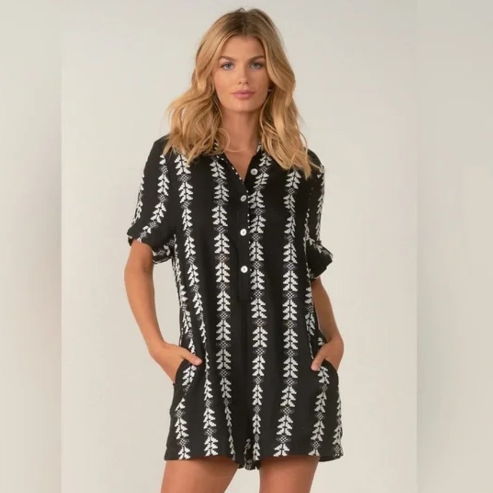 Elan Black and White Printed Romper